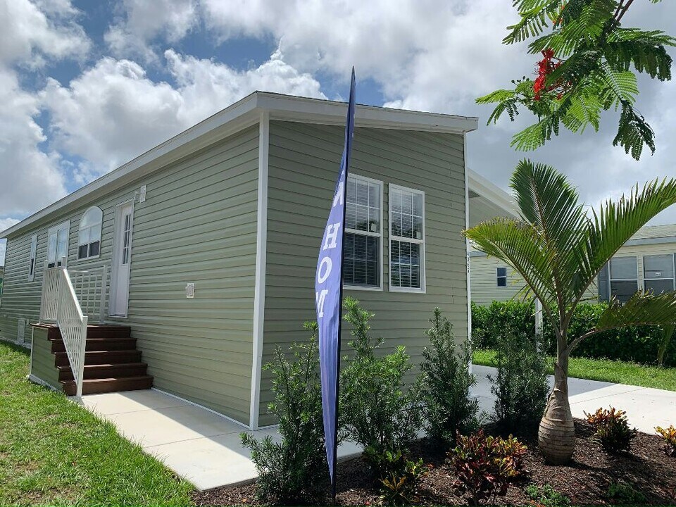 4367 Dorothea Dr in Greenacres, FL - Foto de edificio