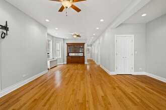 3751 W Irving Park Rd in Chicago, IL - Building Photo - Building Photo