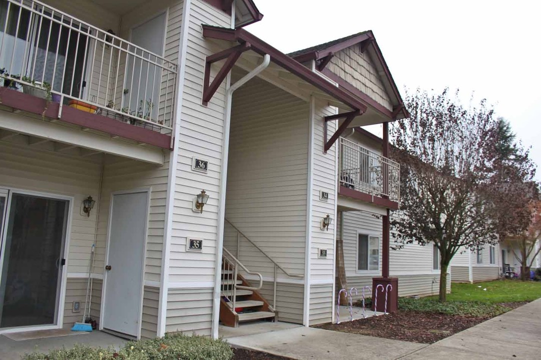 Covington Commons Apartments in Vancouver, WA - Building Photo