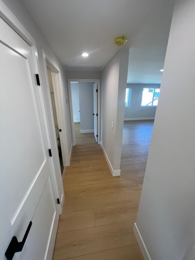 847 N Ridgewood Pl in Los Angeles, CA - Building Photo - Building Photo