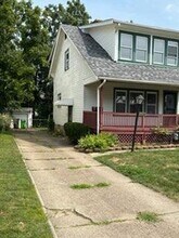 13707 S Parkway Dr in Garfield Heights, OH - Building Photo - Building Photo