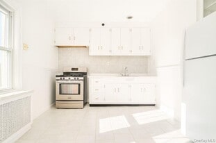 194 Summit Ave in Mount Vernon, NY - Building Photo