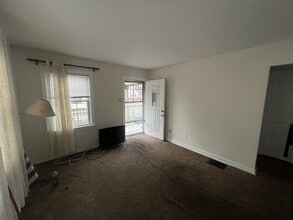 1020 N Oakcrest Ave in Decatur, IL - Foto de edificio - Building Photo