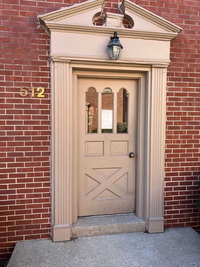 512-524- E Henry Clay St in Whitefish Bay, WI - Foto de edificio - Building Photo