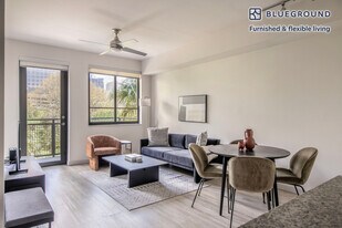 817 SE 2nd Ave in Fort Lauderdale, FL - Building Photo