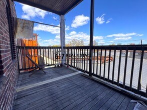 11 Royal St, Unit 3 in Boston, MA - Foto de edificio - Building Photo