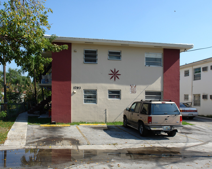 1793 NW 18th Ter in Miami, FL - Building Photo