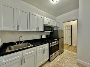 289 Convent Ave in New York, NY - Building Photo - Building Photo