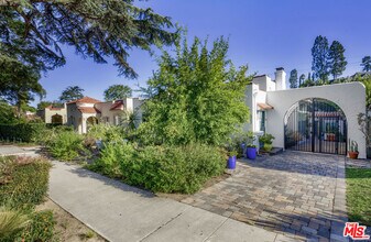 3472 Rowena Ave in Los Angeles, CA - Building Photo - Building Photo