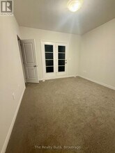 5886 Saigon St in Mississauga, ON - Building Photo - Building Photo