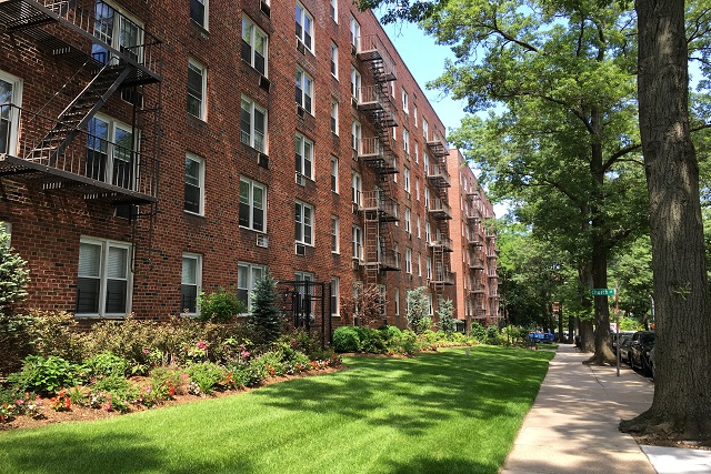 Fairfield Manor At Douglaston