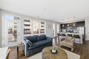 421 E Market St, Unit ID1384021P in Indianapolis, IN - Building Photo