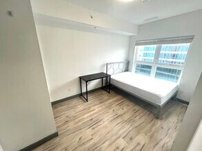 258 Sunview St in Waterloo, ON - Building Photo - Building Photo