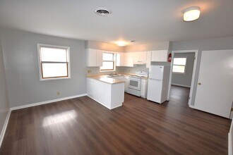 13 SE 2nd St in Milford, DE - Foto de edificio - Building Photo