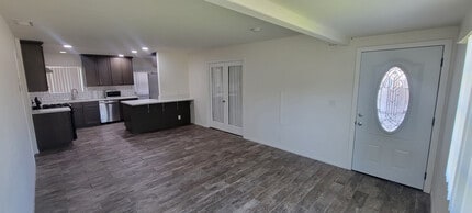204 W Duell St in Glendora, CA - Foto de edificio - Building Photo