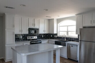 128 Ponderosa Way in Sanger, TX - Building Photo - Building Photo