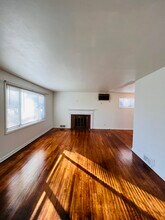 30 John Smith Dr in West Hartford, CT - Building Photo - Building Photo