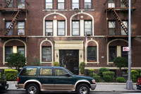 3743 80th St in Jackson Heights, NY - Foto de edificio - Building Photo