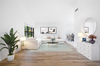 10424 SW 114th Ct in Miami, FL - Building Photo - Building Photo