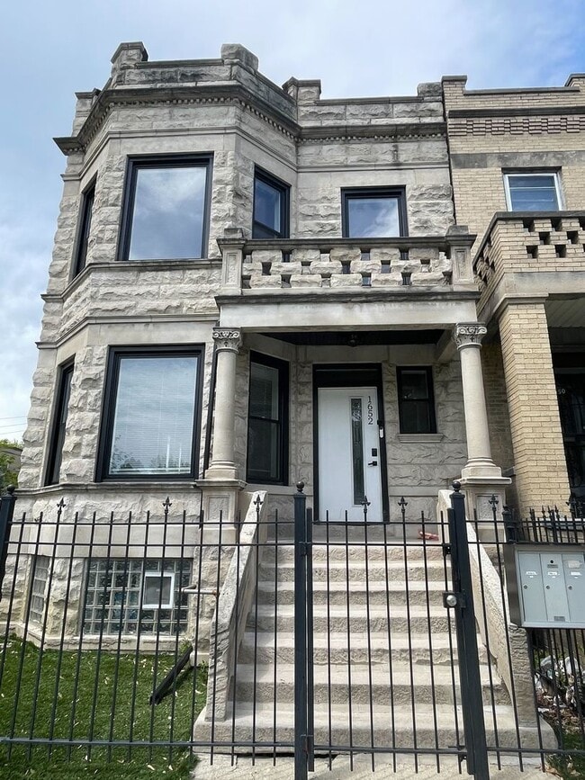 property at 1652 S Ridgeway Ave