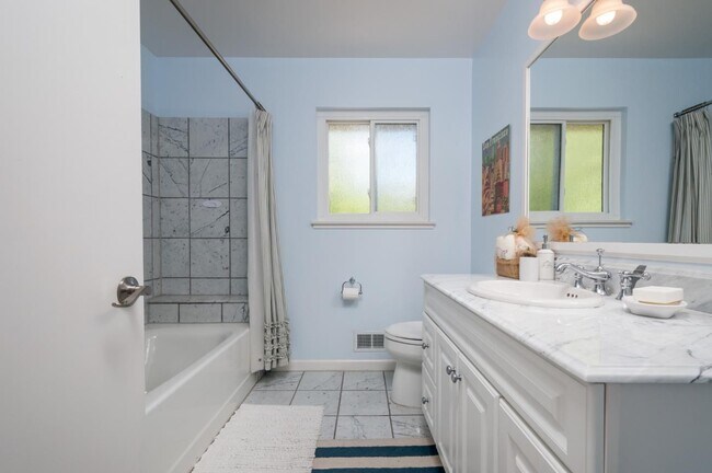 3032 Brittan Ave in San Carlos, CA - Building Photo - Building Photo