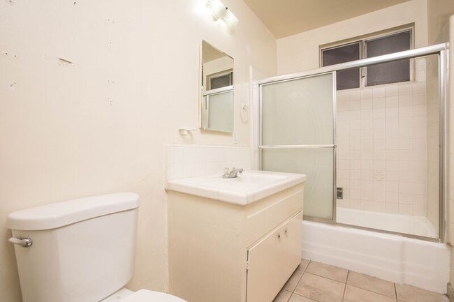 3366 Descanso Dr in Los Angeles, CA - Building Photo - Building Photo