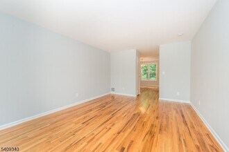 388 Morris Ave in Summit, NJ - Building Photo - Building Photo