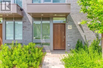 42 Sonic Way in Toronto, ON - Building Photo - Building Photo