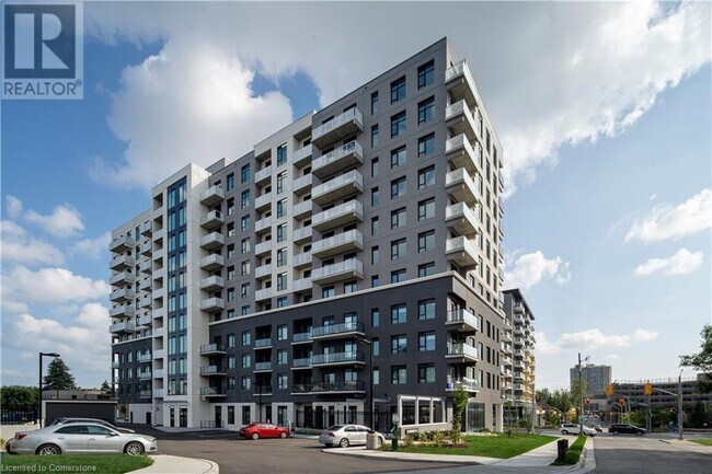 66 Weber St E in Kitchener, ON - Building Photo - Building Photo