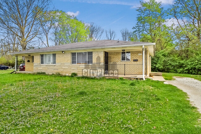 property at 1213 Taylor Dr E