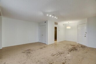 1112 Lawrence St in Houston, TX - Building Photo - Building Photo