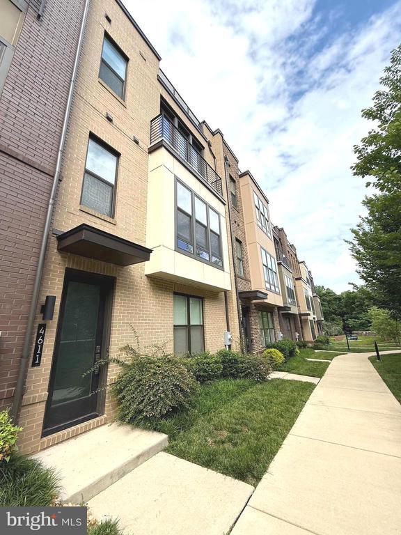 property at 4611 Quinns Ml Wy