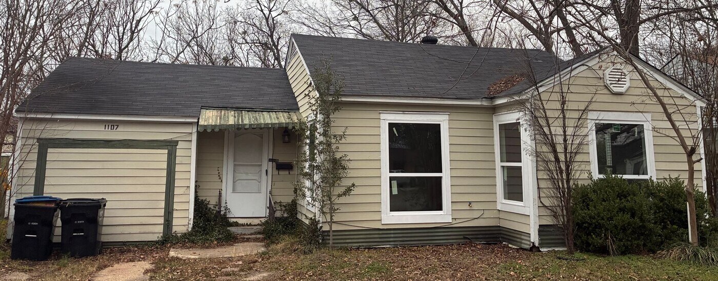 1107 Pecan Ave in Greenville, TX - Building Photo