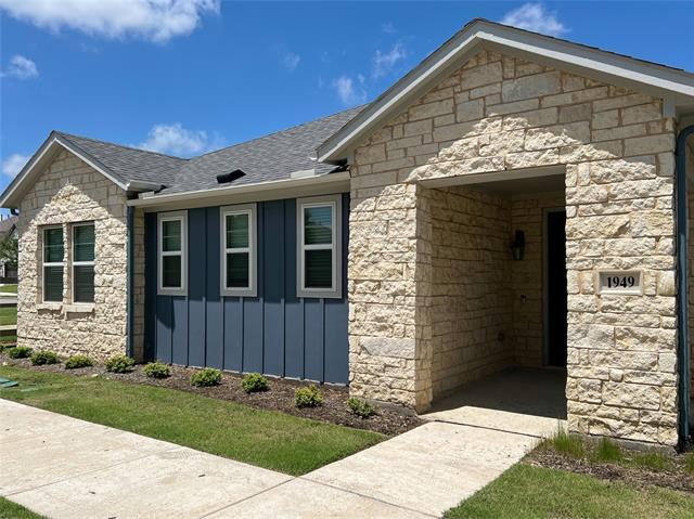 property at 1949 Woodlawn Wy