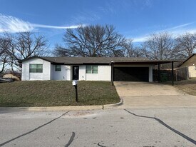 6101 Melody Ln in Watauga, TX - Building Photo