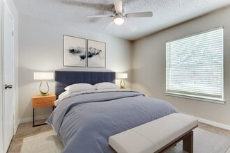 The Jones in Arlington, TX - Foto de edificio - Building Photo