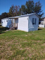 167 Mae St in Oak Hill, FL - Building Photo