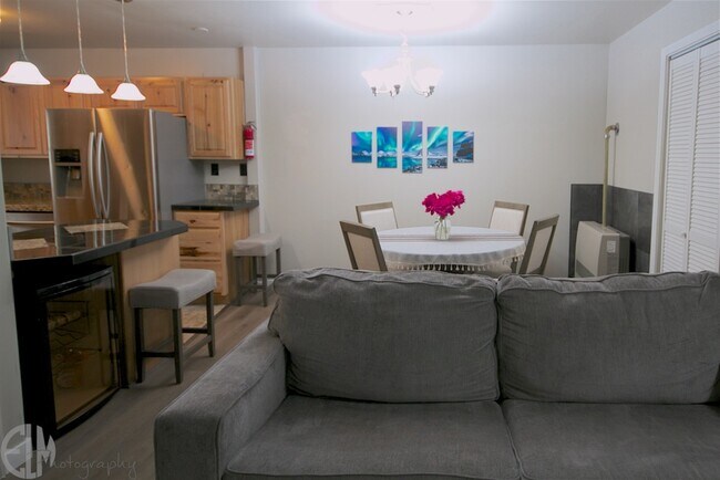 5540 Four Winds Dr in Anchorage, AK - Building Photo - Building Photo