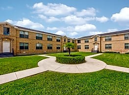 Mercedes Court Apartments in Mercedes, TX - Building Photo