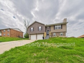 903 Summit Rd in Knob Noster, MO - Building Photo - Building Photo