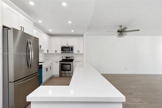 19380 Collins Ave in Sunny Isles Beach, FL - Building Photo - Building Photo