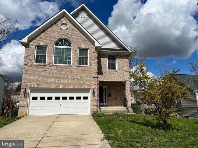 6930 Westlawn Dr