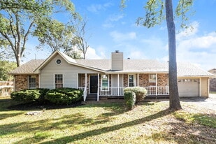 702 Valley Green Dr in Smyrna, TN - Building Photo