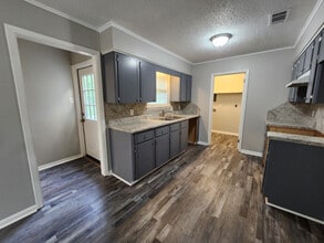 612 Lindenhurst Dr in North Little Rock, AR - Building Photo - Building Photo