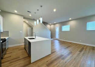 8108 Esther Acres Ln in Houston, TX - Building Photo - Building Photo