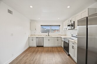 701 N Hill Pl in Los Angeles, CA - Building Photo - Building Photo