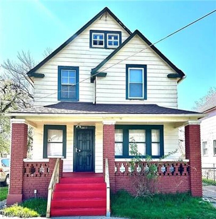 14410 Darwin Ave in Cleveland, OH - Building Photo
