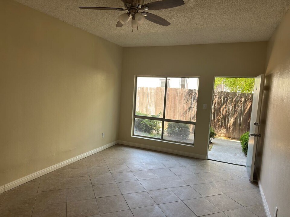 1915 Cedar Ave in Long Beach, CA - Building Photo