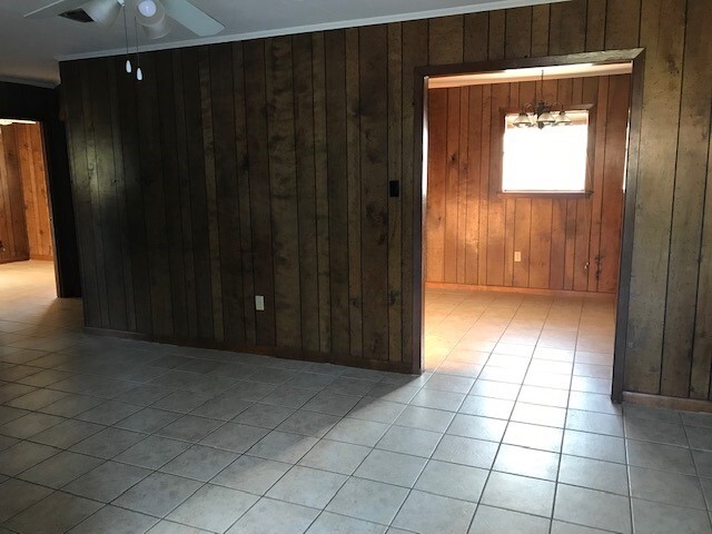 413 Mary St in Broussard, LA - Foto de edificio - Building Photo