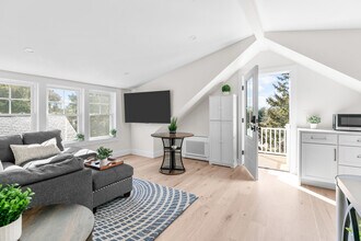26 Tilley Ave, Unit 2 in Newport, RI - Building Photo - Building Photo